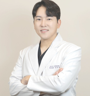 Portrait of Dr. Jinyoung Lim, Director, PIAF Clinic at PIAF Clinic