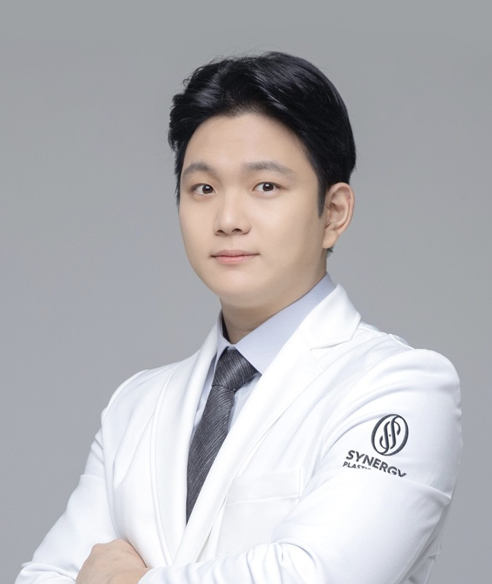 Portrait of Dr. Yoon Choi, Physician at Synergy Plastic Surgery