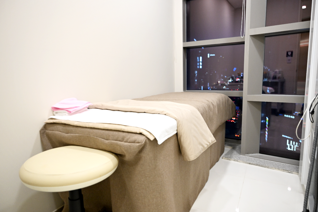 VA Plastic Surgery facility photo 4