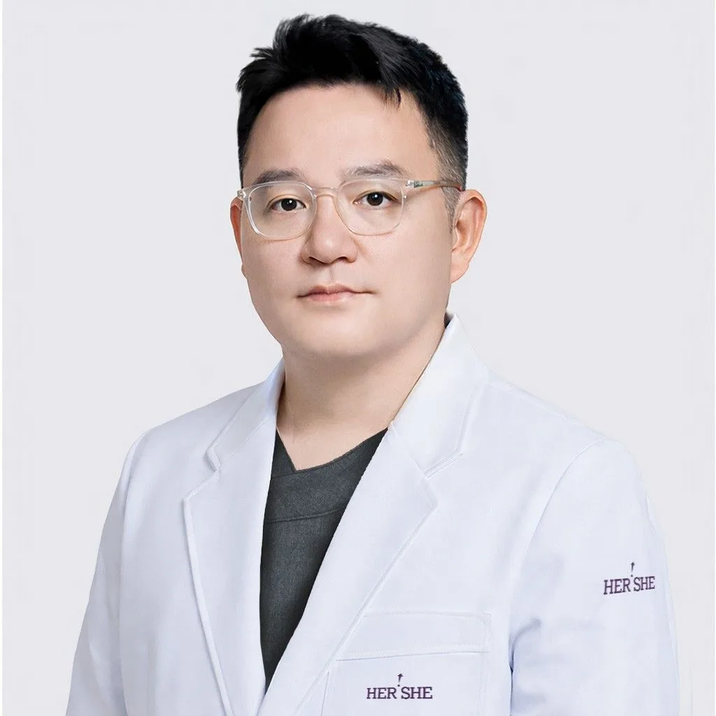 Portrait of Dr. Yoon Hyun Jun, Plastic Surgeon at Hershe Plastic Surgery